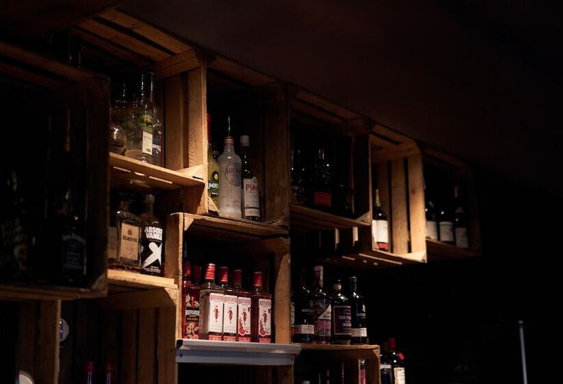 هتل The Alma Inn