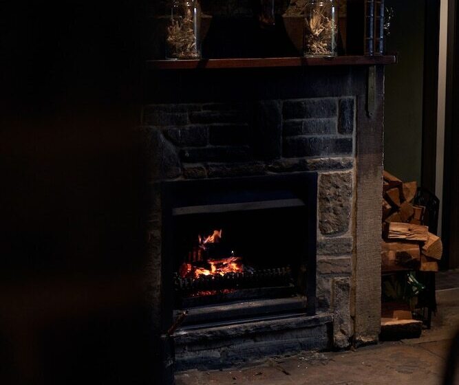 هتل The Alma Inn
