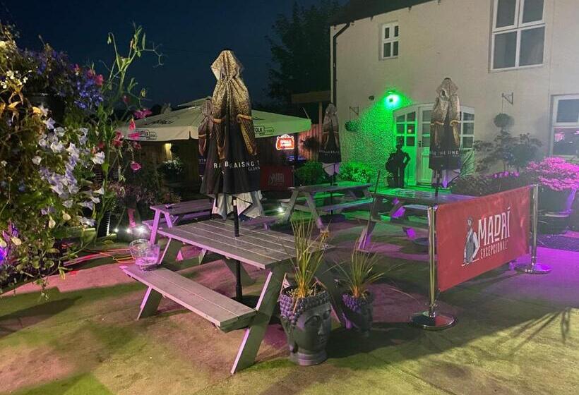 هتل The Blackhorse Accommodation
