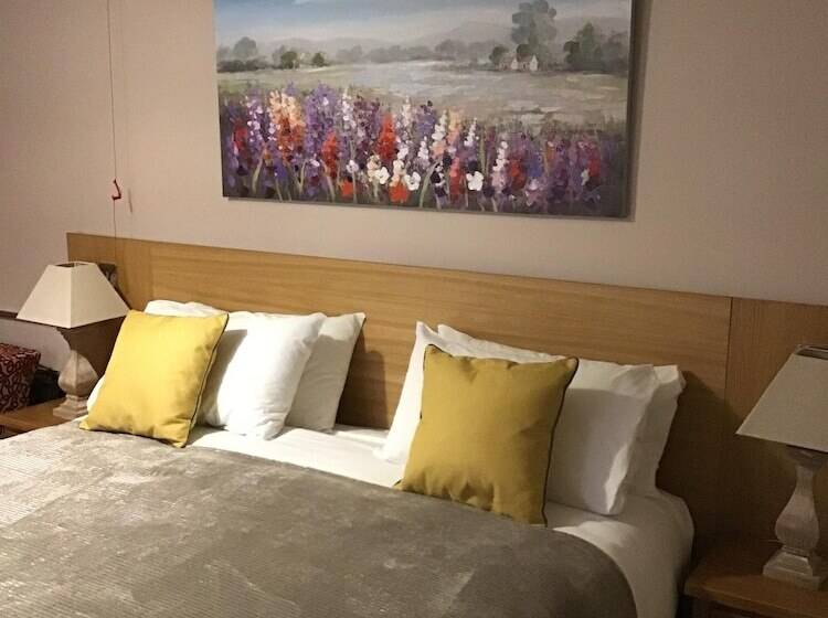 호텔 Crossways Inn