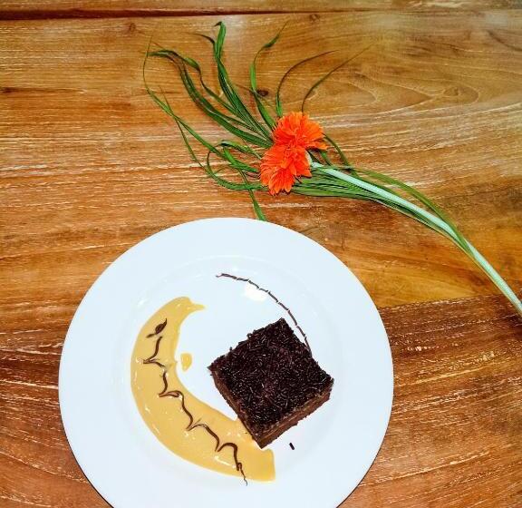 هتل Grand Nanggroe