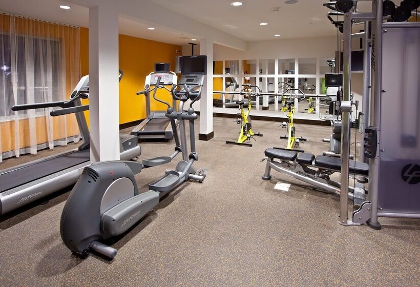 هتل Holiday Inn Express Indianapolis  Fishers, An Ihg