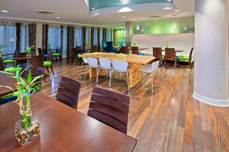 هتل Holiday Inn Express Indianapolis  Fishers, An Ihg