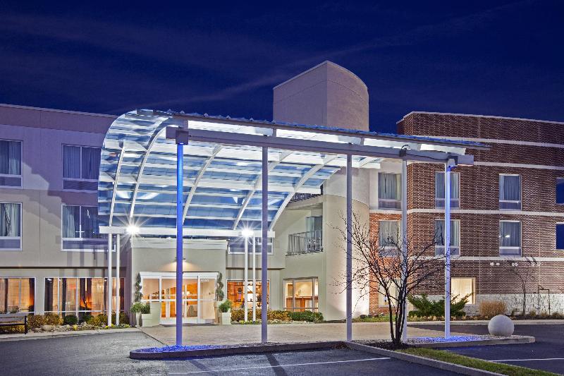 هتل Holiday Inn Express Indianapolis  Fishers, An Ihg