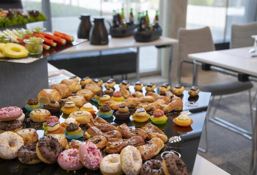 فندق Holiday Inn Express Karlsruhe   City Park, An Ihg