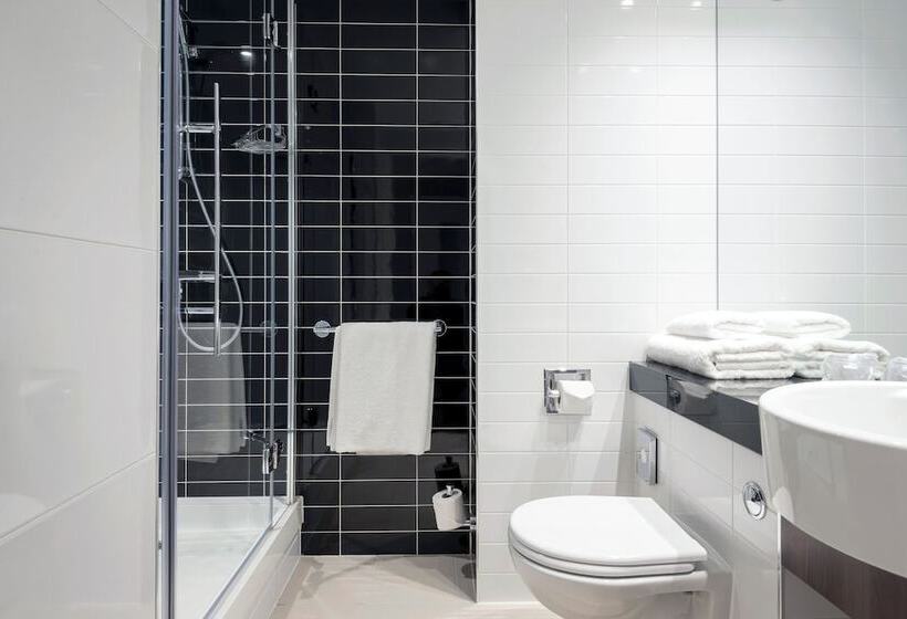 هتل Holiday Inn Express Middlesbrough   Centre Square, An Ihg
