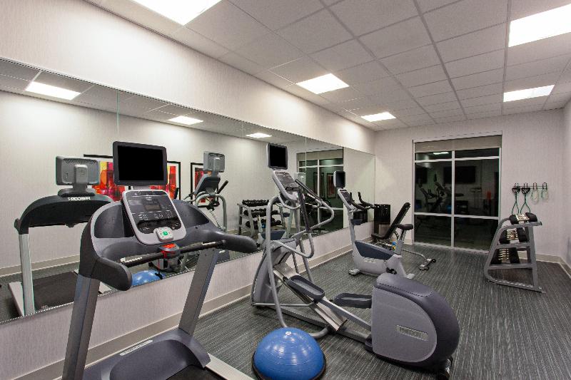 هتل Holiday Inn Express & Suites Anaheim Resort Area, An Ihg