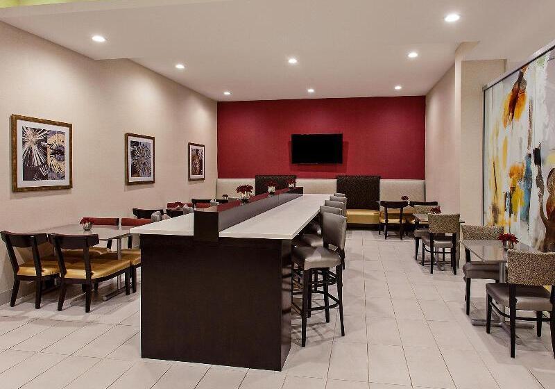 هتل Holiday Inn Express & Suites Anaheim Resort Area, An Ihg