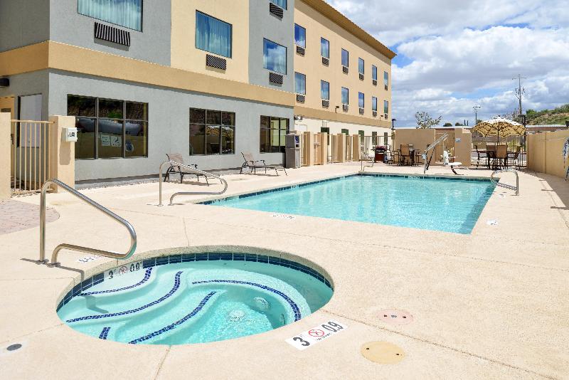 Отель Holiday Inn Express & Suites Globe, An Ihg