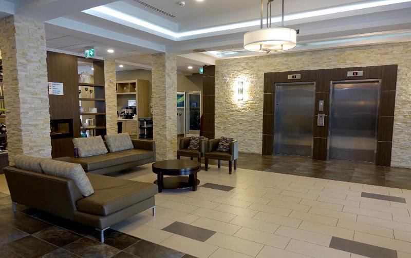 هتل Holiday Inn Express & Suites Oshawa Downtown   Toronto Area, An Ihg