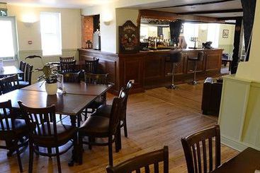 هتل The Hollies Inn
