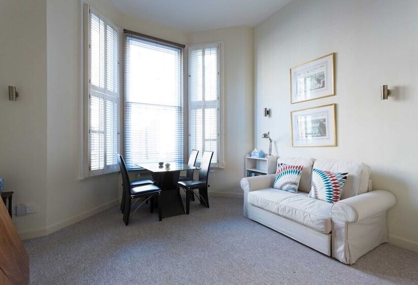 Modern 1 Bed Flat In Knightsbridge