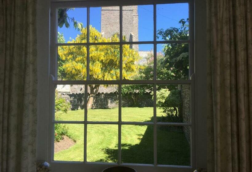 بنسيون Instow Barton