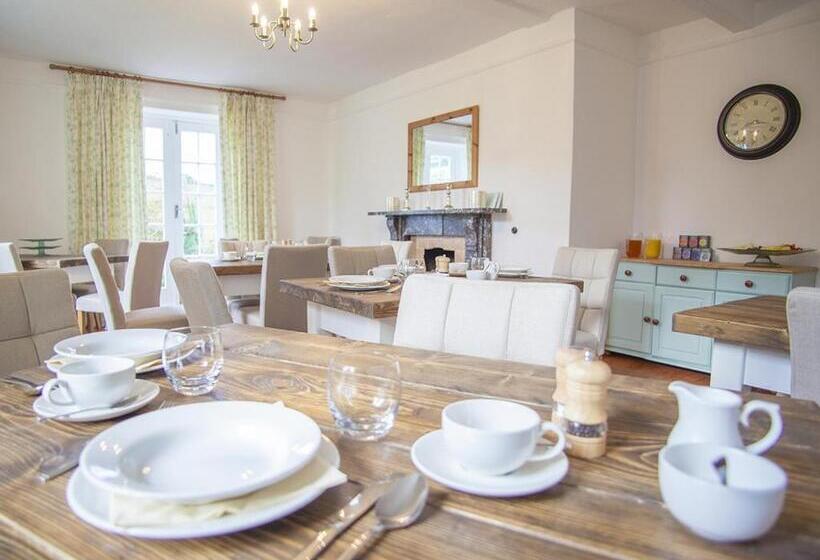 بنسيون Instow Barton