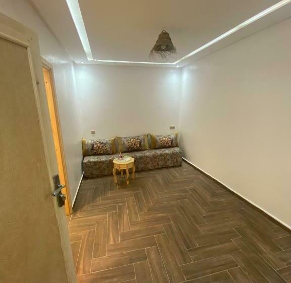 هاستل Tourma House