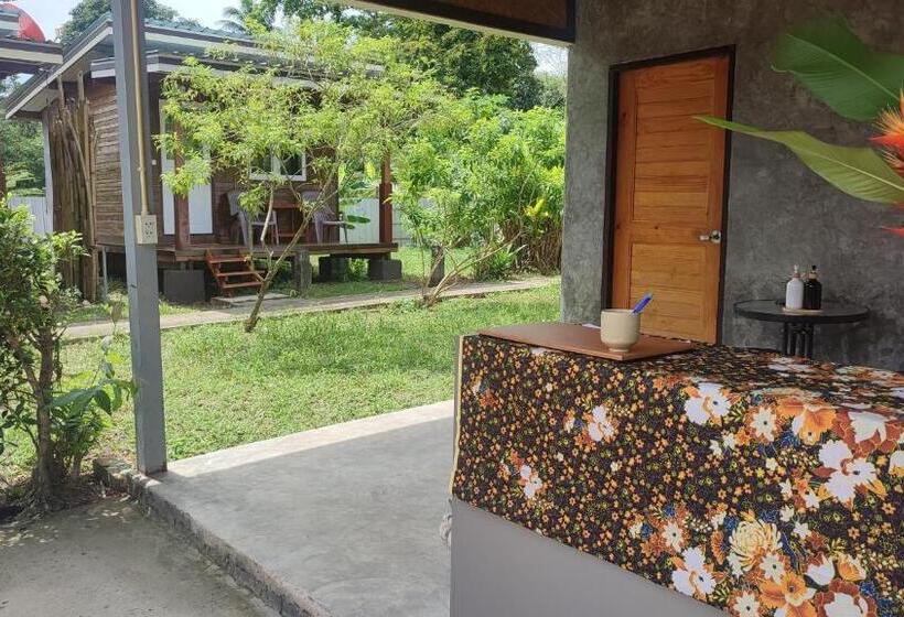 هتل Our Village Farmstay Kohmook
