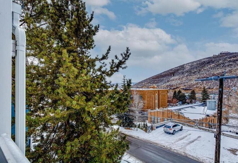 هتل Park City Bliss
