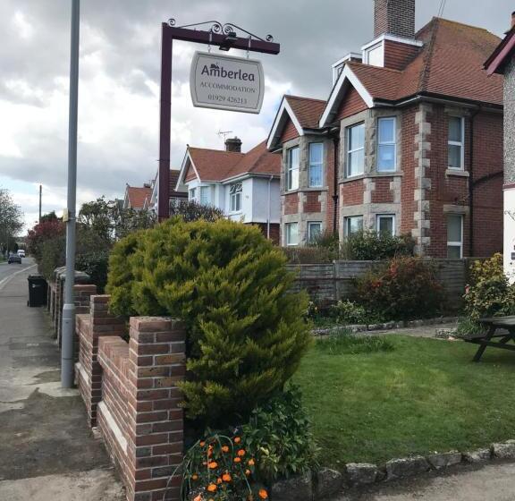 تختخواب و صبحانه Amberlea Guest House