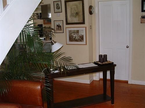 تختخواب و صبحانه Kelson Lodge