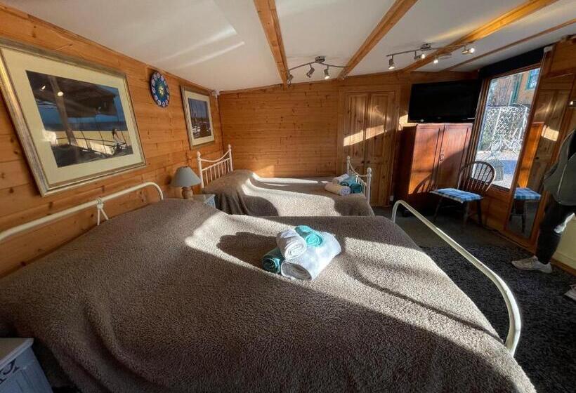 تختخواب و صبحانه The Bridge Street Historic Guest House