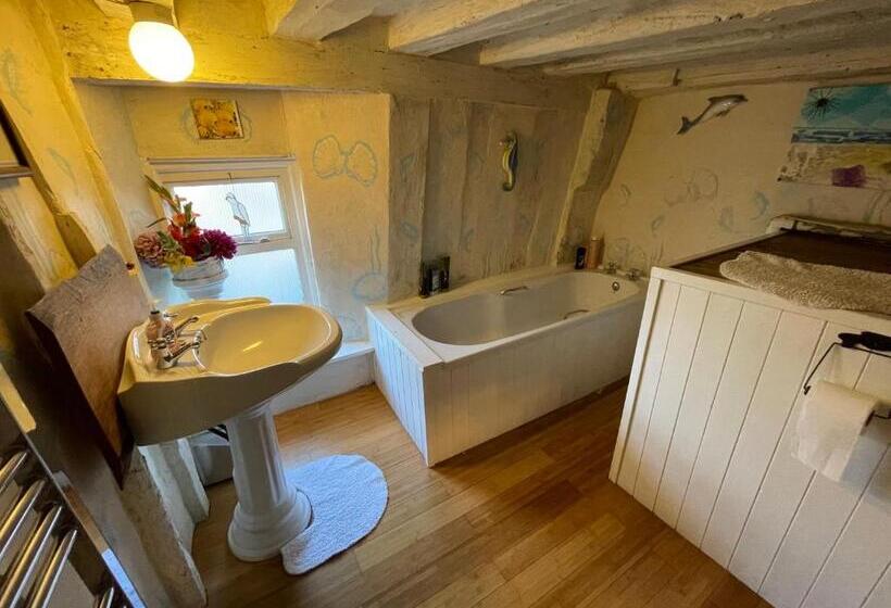 تختخواب و صبحانه The Bridge Street Historic Guest House