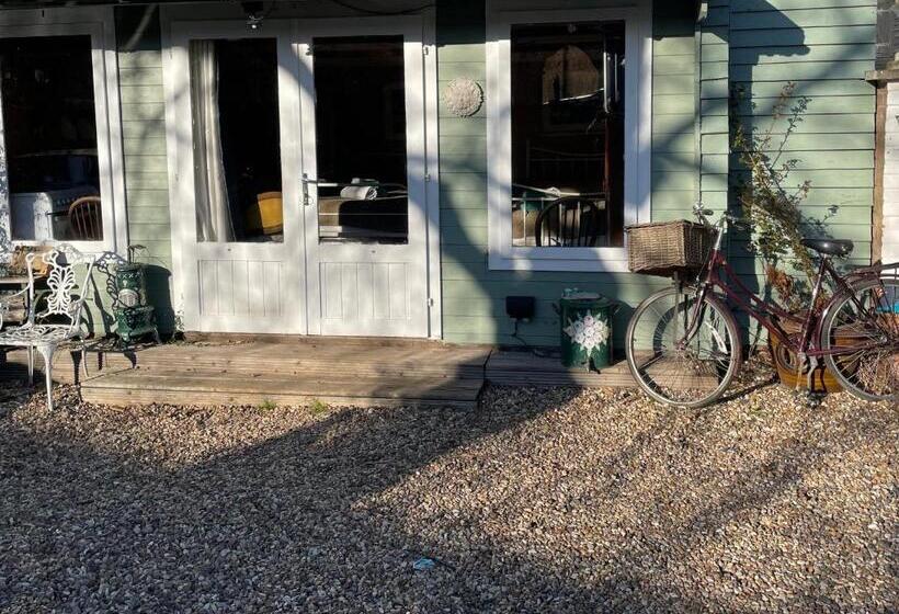 تختخواب و صبحانه The Bridge Street Historic Guest House