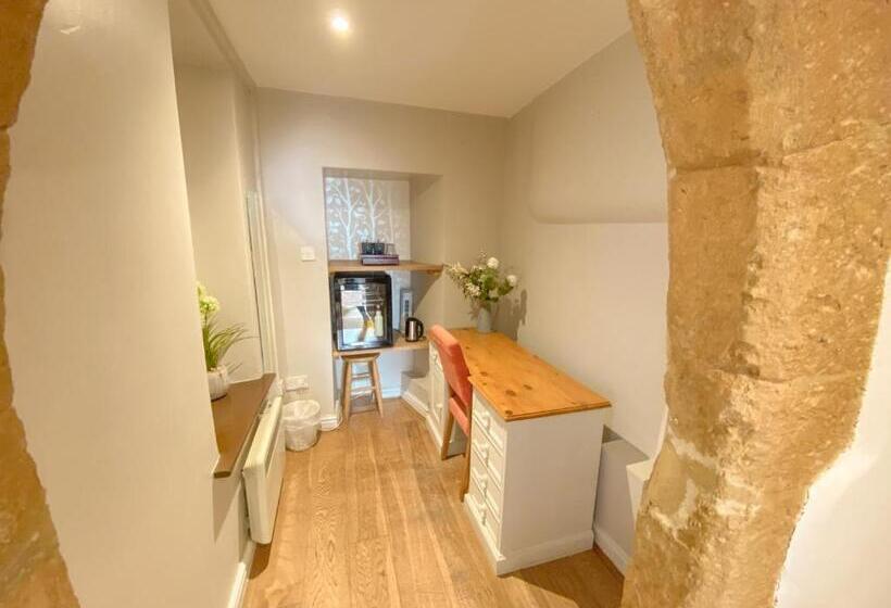 ホテル Castle At Edgehill