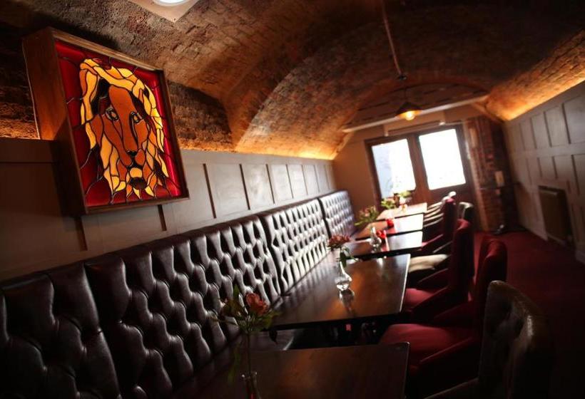 ホテル The Red Lion & Cellar Room, Betchworth