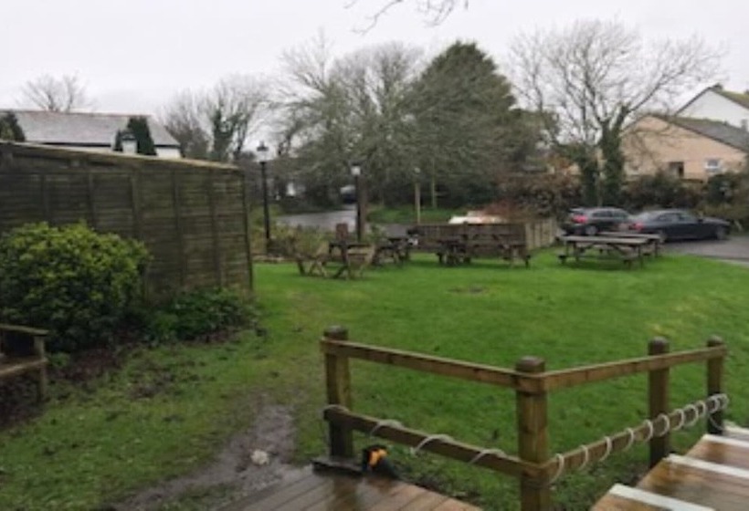 호텔 The Dolphin Inn