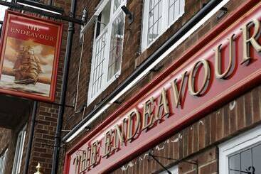هتل The Endeavour
