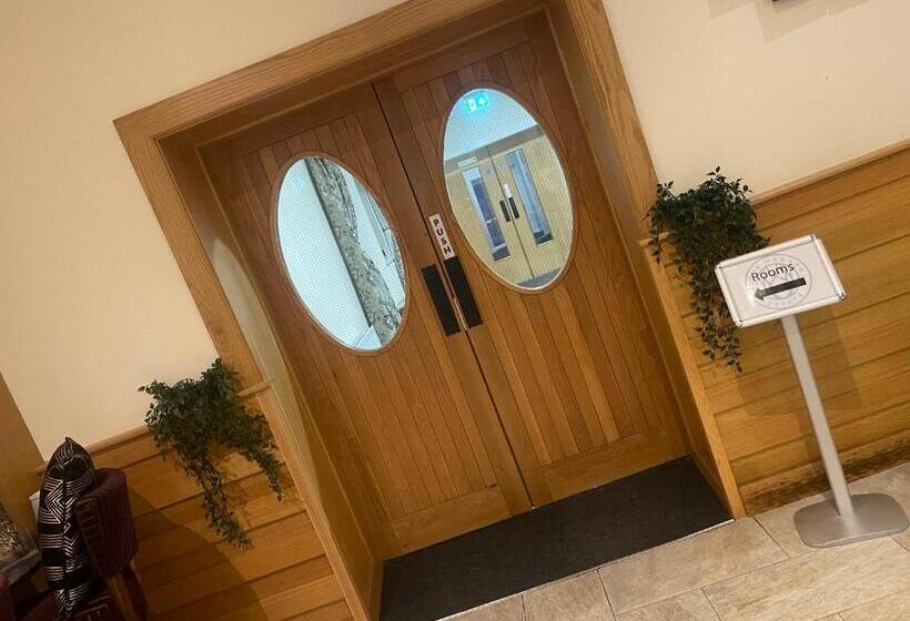 בית מלון כפרי The Hedges