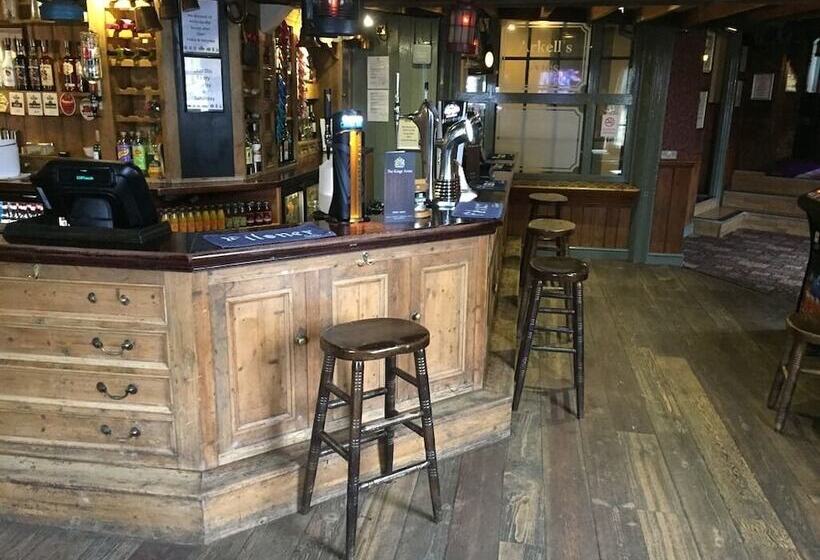 هتل The Kings Arms