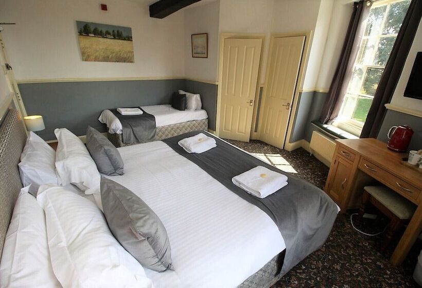 هتل The Kings Arms