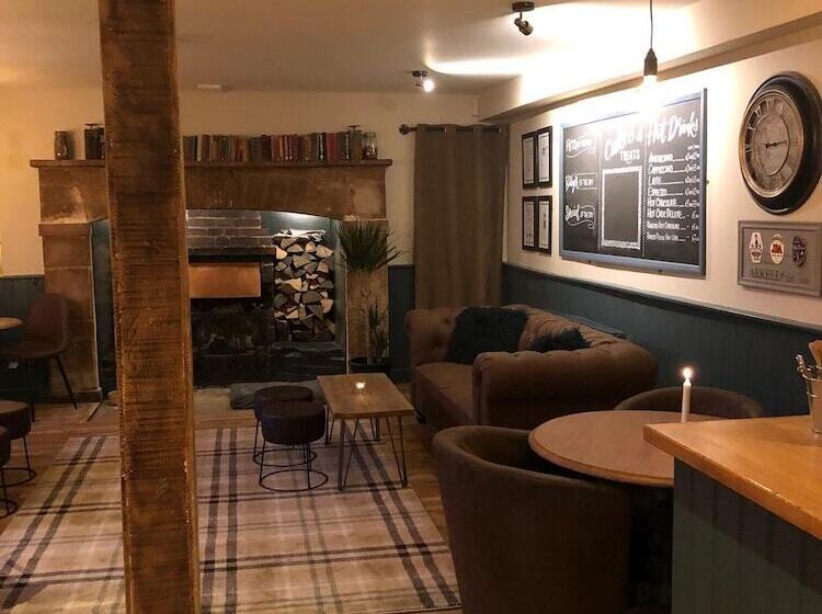 호텔 The Punchbowl Inn