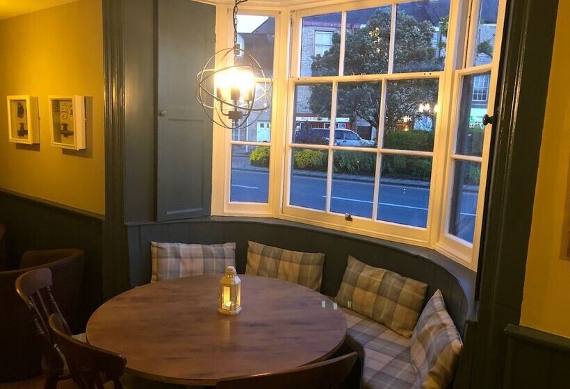 호텔 The Punchbowl Inn