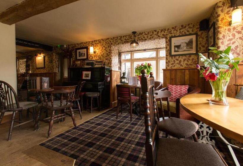 فندق The White Lion Inn