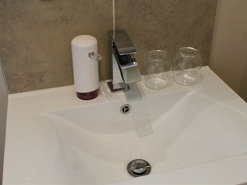 بنسيون Agivey Lodge