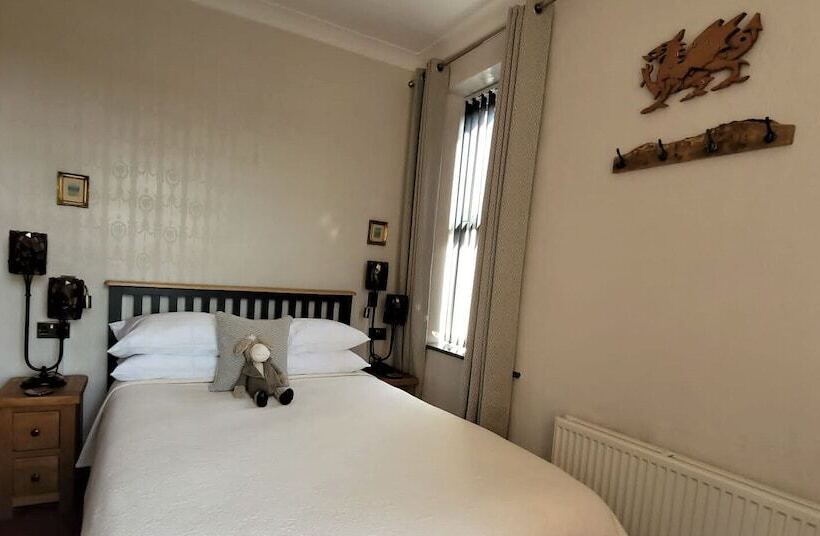 بنسيون Greylands Guest House