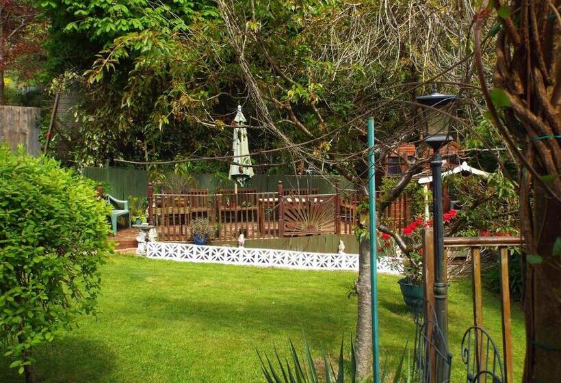 펜션 Woodpeckers Bed & Breakfast