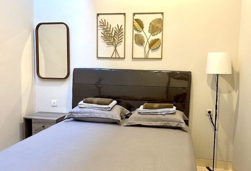 The Packer Lodge   Hostel