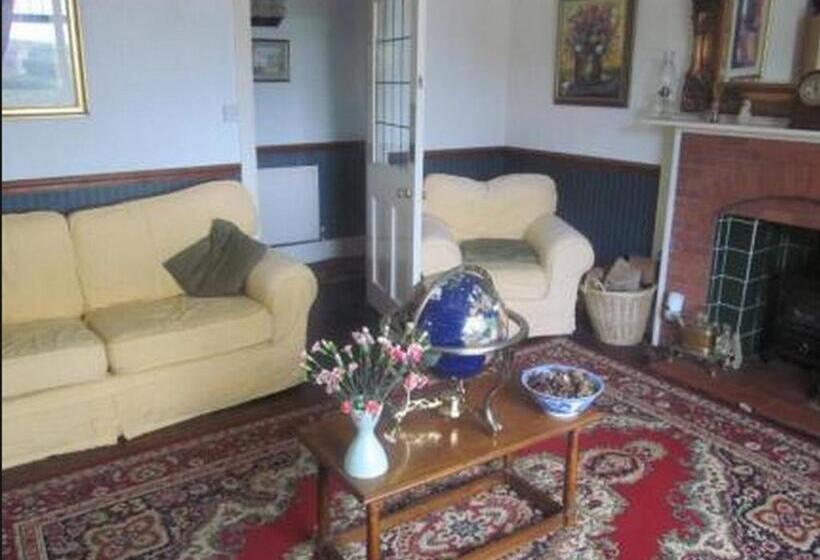 Upton Cross B&b
