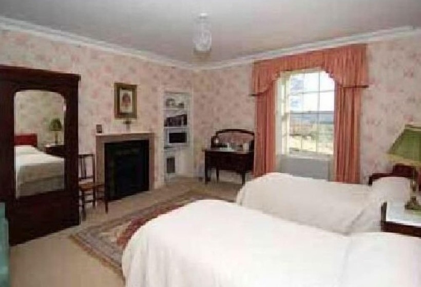 تختخواب و صبحانه East Horton Farmhouse