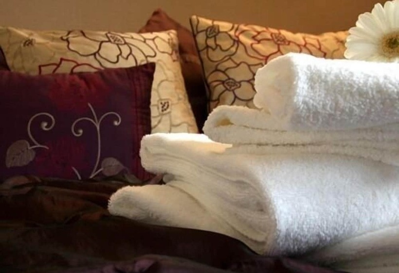 مبيت وإفطار The Bell   Restaurant With Rooms