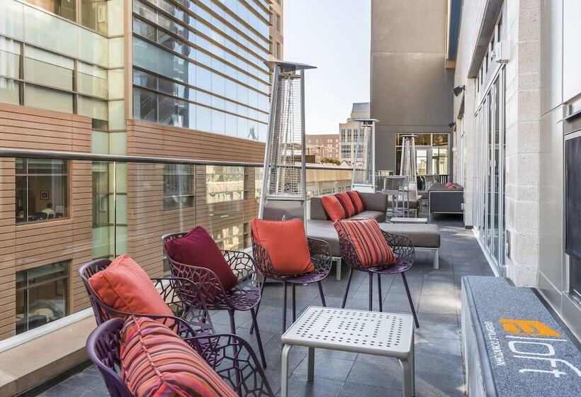 هتل Aloft Greenville Downtown