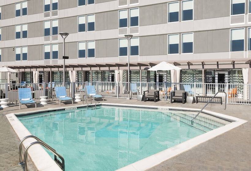 هتل Aloft Greenville Downtown