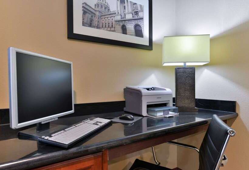 هتل Comfort Inn & Suites Manheim   Lebanon
