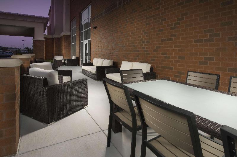 هتل Hampton Inn & Suites Syracuse/carrier Circle