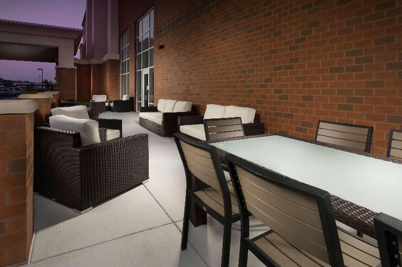 هتل Hampton Inn & Suites Syracuse/carrier Circle