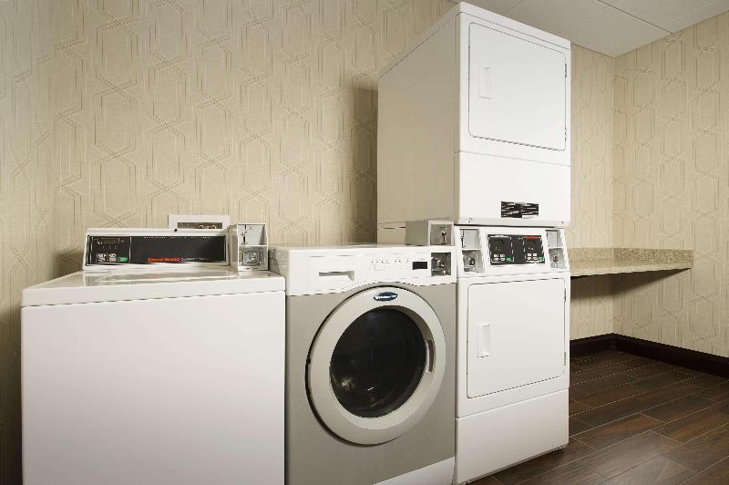 هتل Hampton Inn & Suites Syracuse/carrier Circle