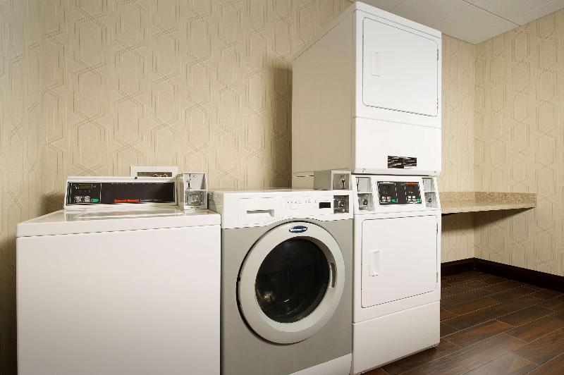 هتل Hampton Inn & Suites Syracuse/carrier Circle